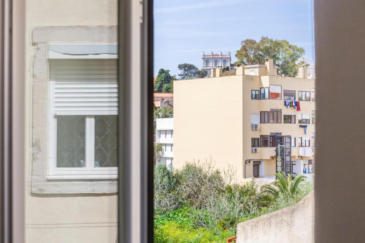 2 Bedroom Apartment For 4 People With Free Public Parking Lisboa Екстериор снимка